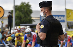 « Le Tour de France, une extraordinaire mission pour un sous-préfet »