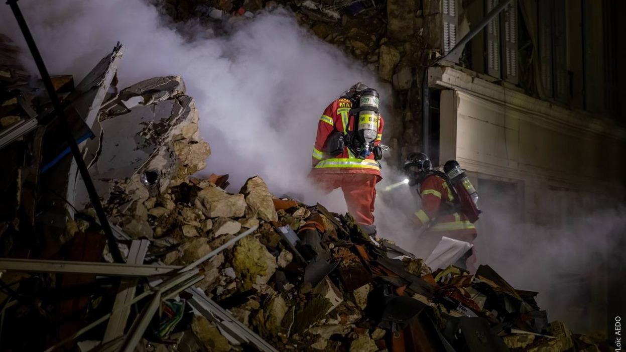 Marins-pompiers de Marseille en intervention suite à l'effondrement de deux immeubles rue de Tivoli.