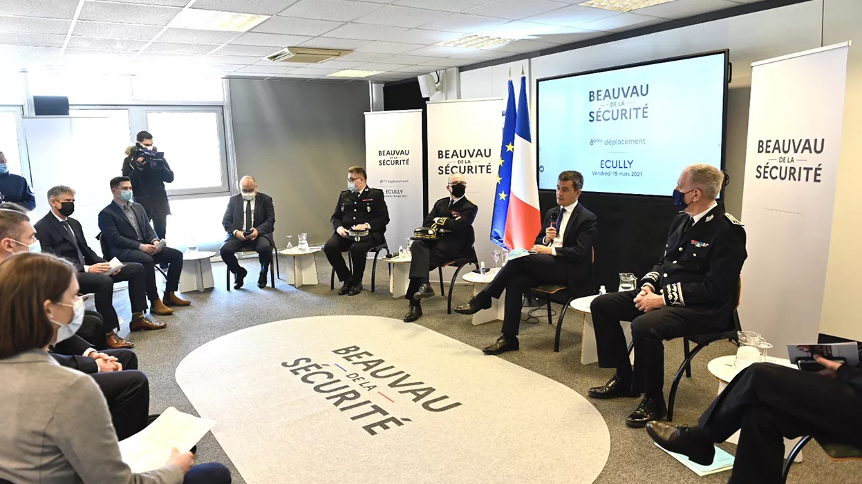 Beauvau de la sécurité à Ecully